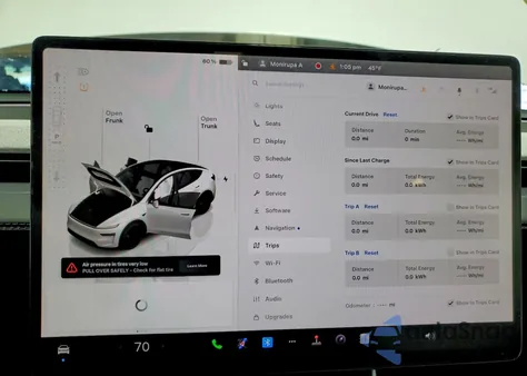 2026 Tesla Model Y из США, поврежденный, VIN 7SAYGDEE4TA486277